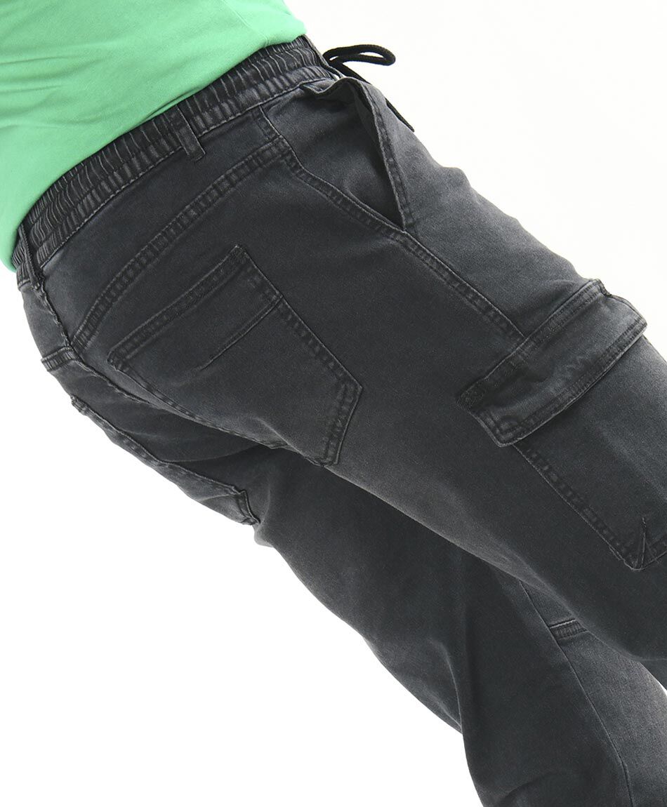 Jeans hombre jogger gris oscuro