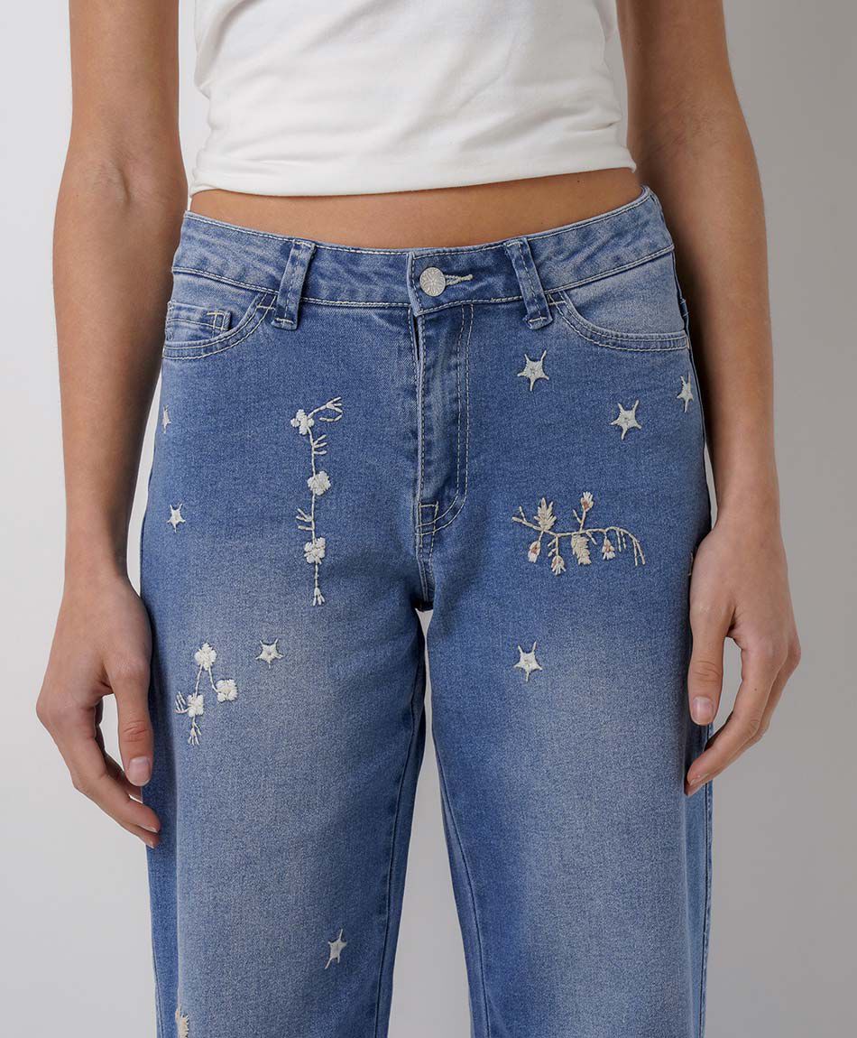 Jeans mujer wide leg florcitas bordadas