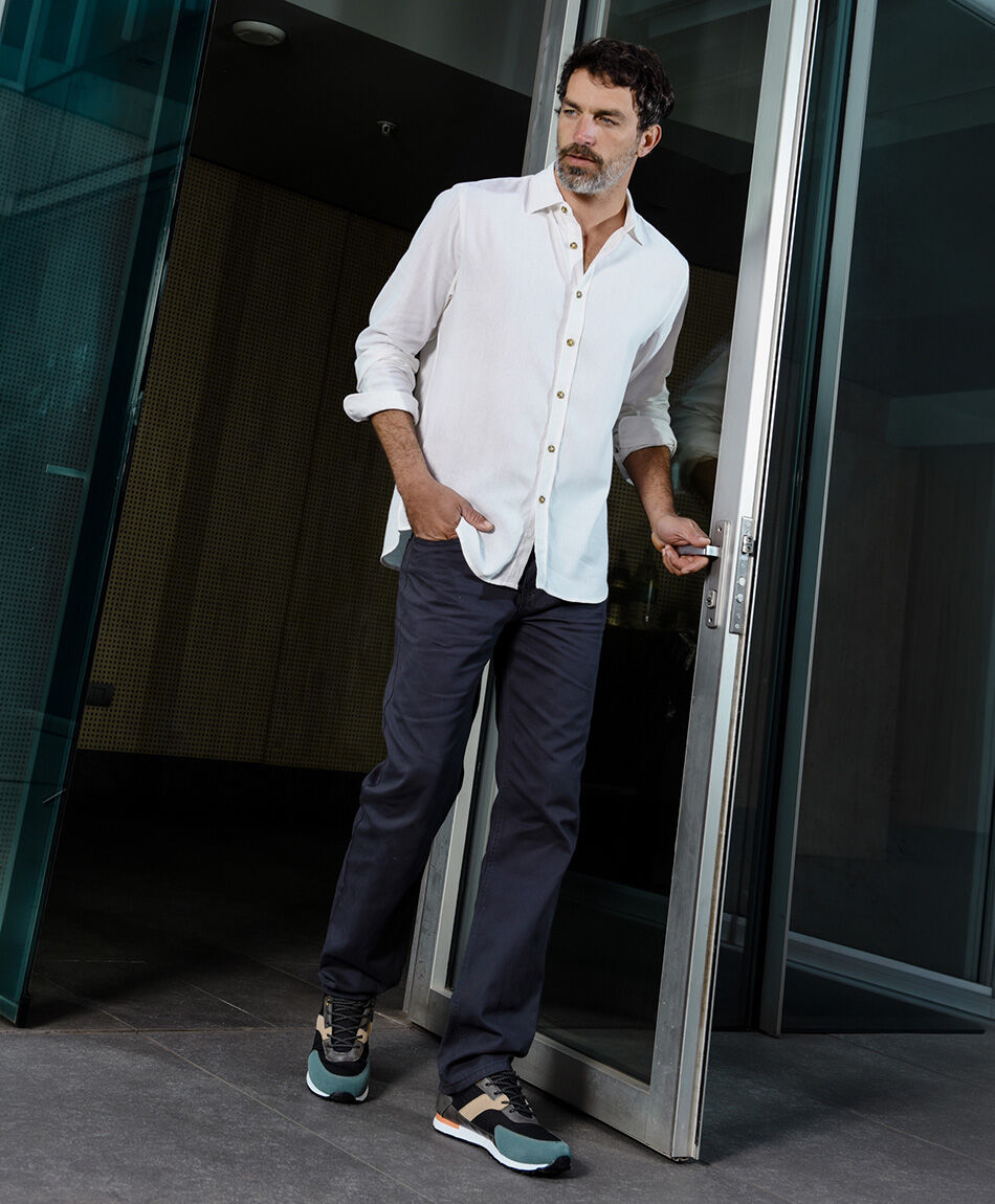 Pantal&oacute;n hombre b&aacute;sico gris