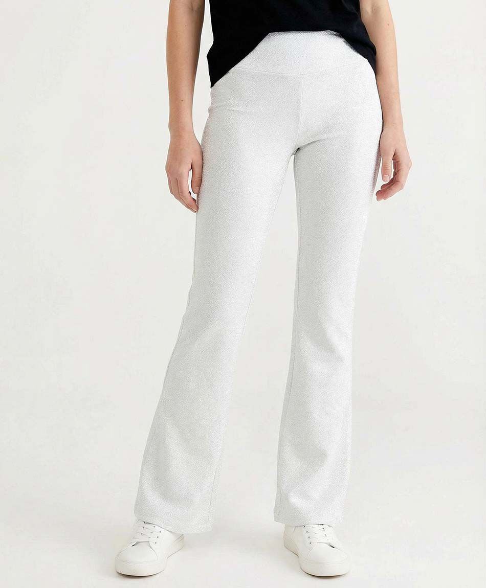 Calza deportiva mujer acampanada