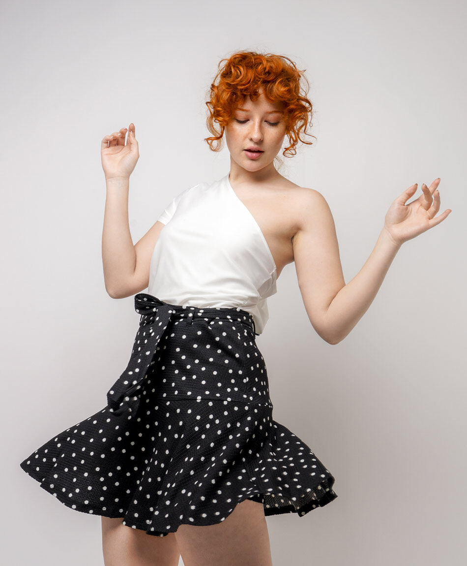 Pollera mujer dise&ntilde;o lunares amarre frontal