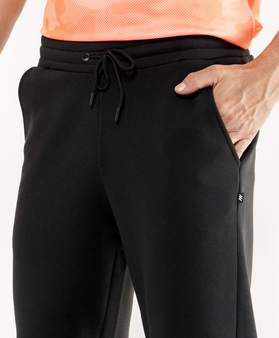 Pantal&oacute;n deportivo hombre cl&aacute;sico black