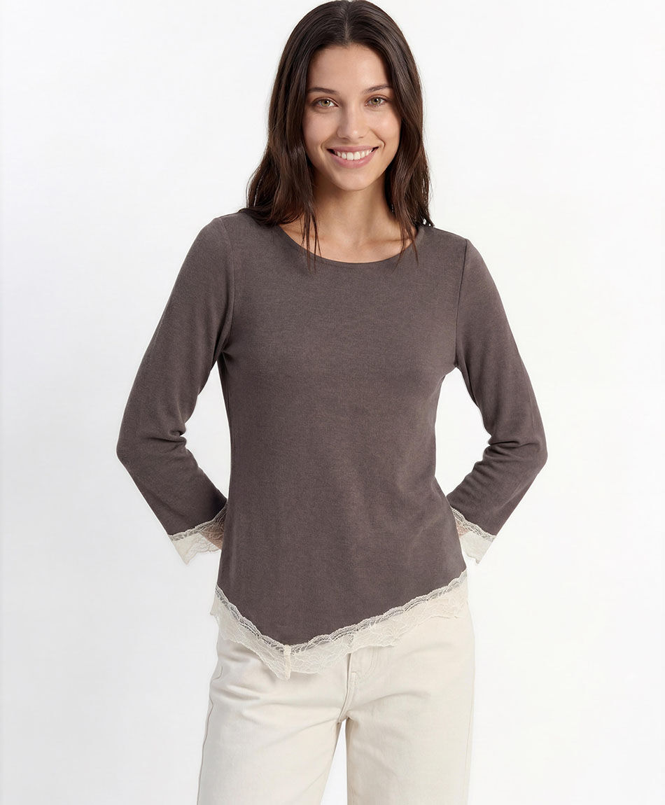 Remera mujer asim&eacute;trica encaje