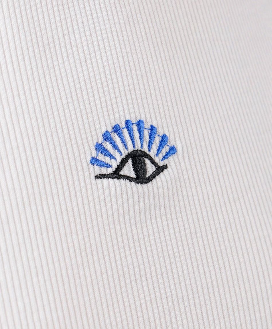 Remera mujer ojo bordado