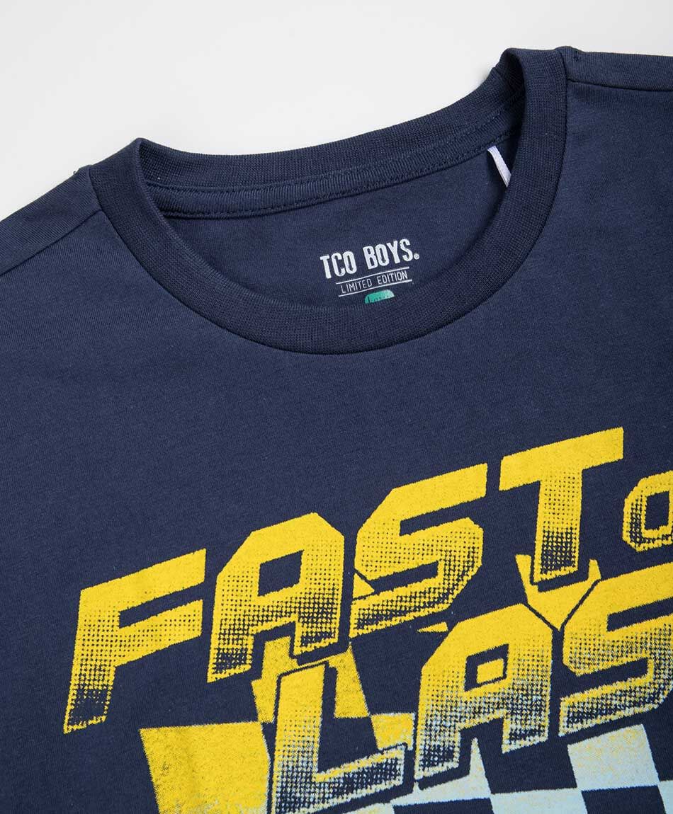 Remera ni&ntilde;o estampado de carreras