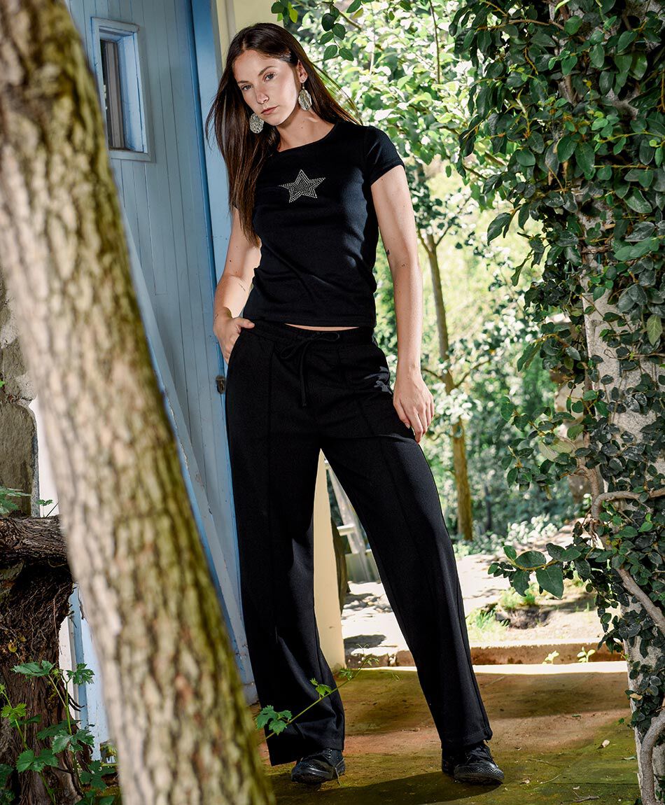 Pantal&oacute;n mujer negro bota ancha