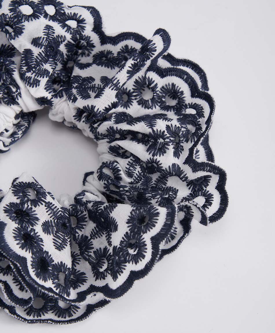 Scrunchie mujer bordado