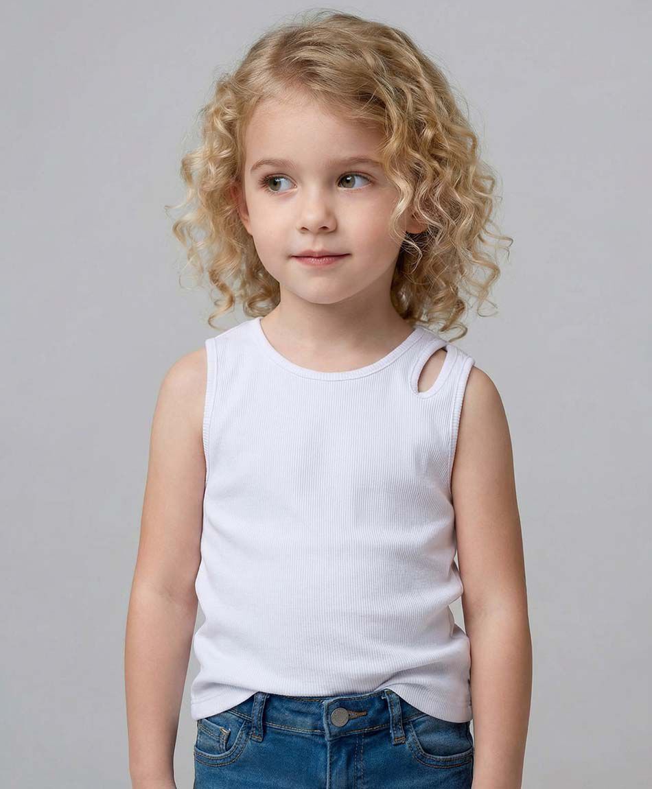 Remera ni&ntilde;a cut out blanca