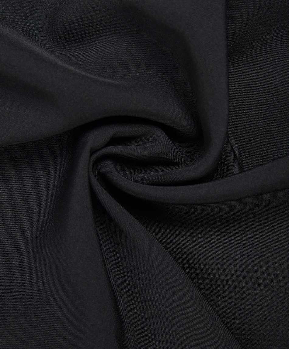 Pantal&oacute;n deportivo hombre delgado negro