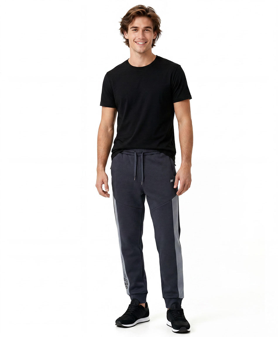Pantal&oacute;n deportivo hombre texto l&iacute;neas