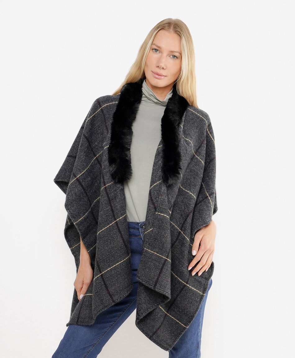 Poncho mujer dise&ntilde;o lineas