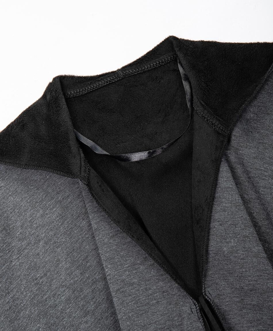 Poncho mujer pompones