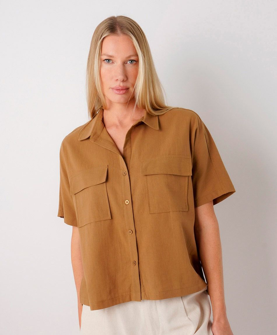 Camisa mujer lino beige bolsillos