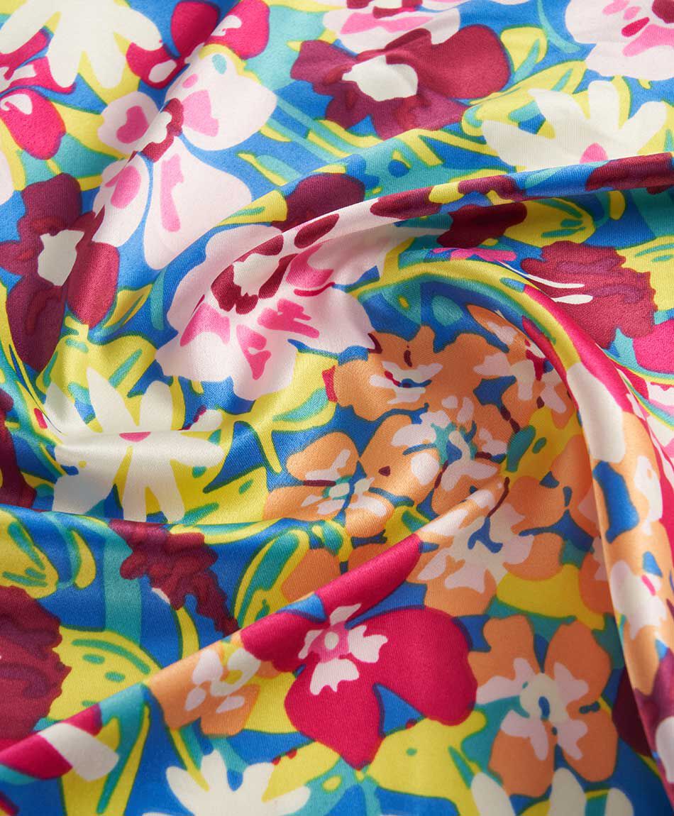 Pa&ntilde;uelo mujer flores celeste