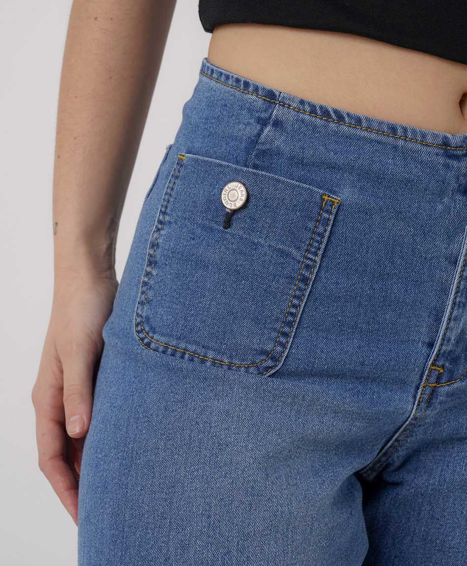 Jeans mujer wide leg bolsillo botones