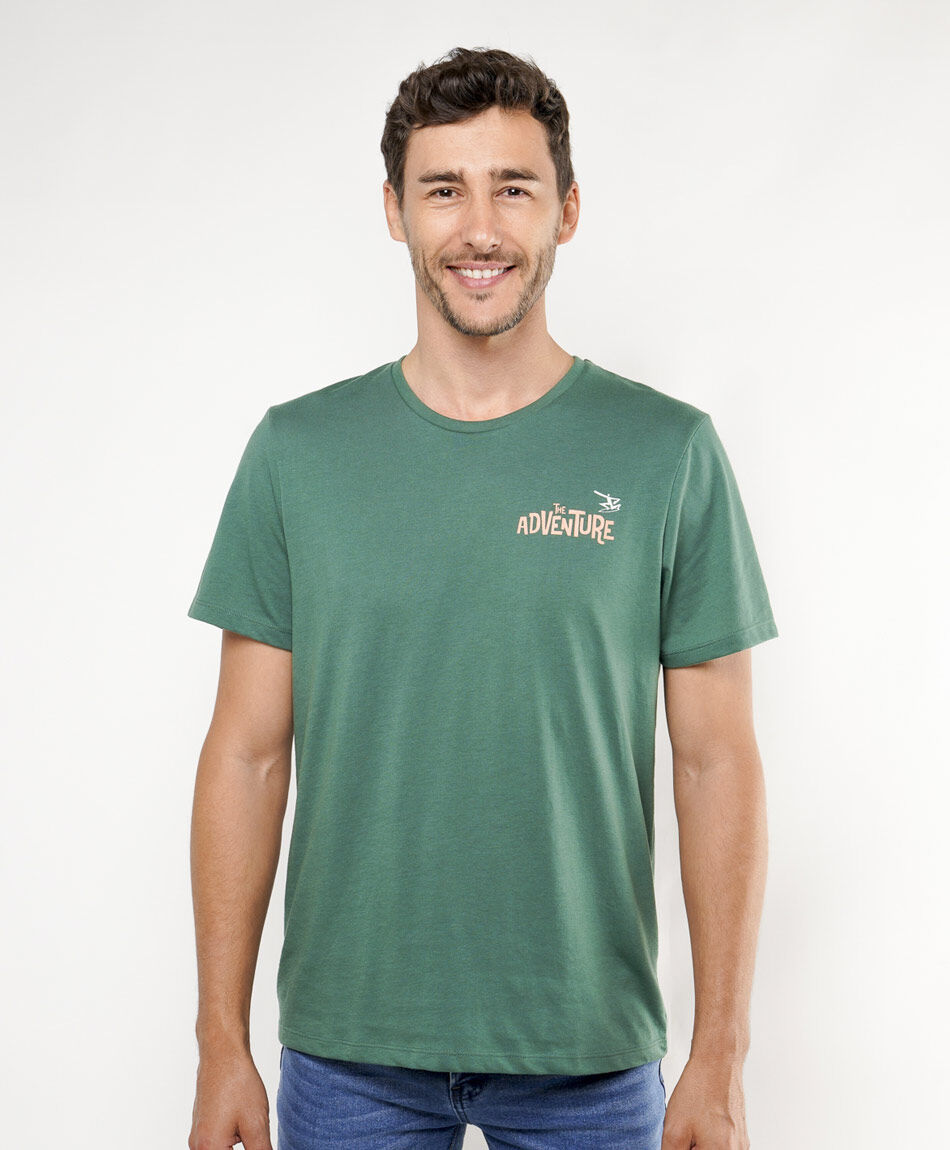 Remera hombre doble estampado adventure