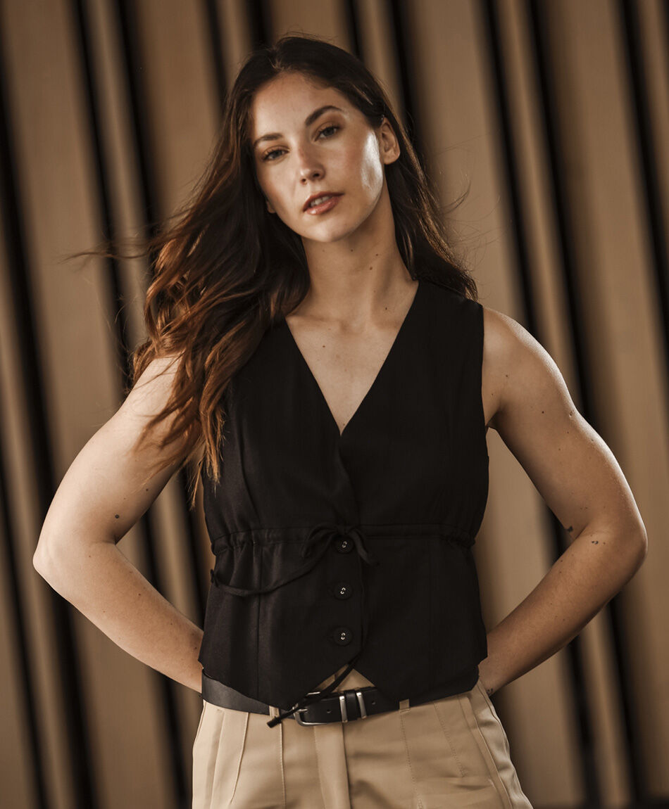 Chaleco mujer corte cintura lino