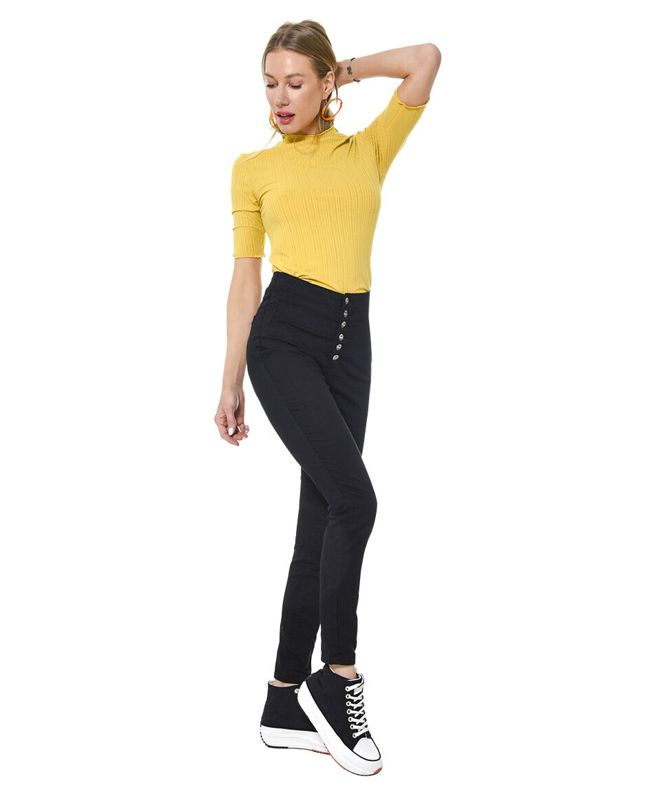 Jeans tiro alto botones