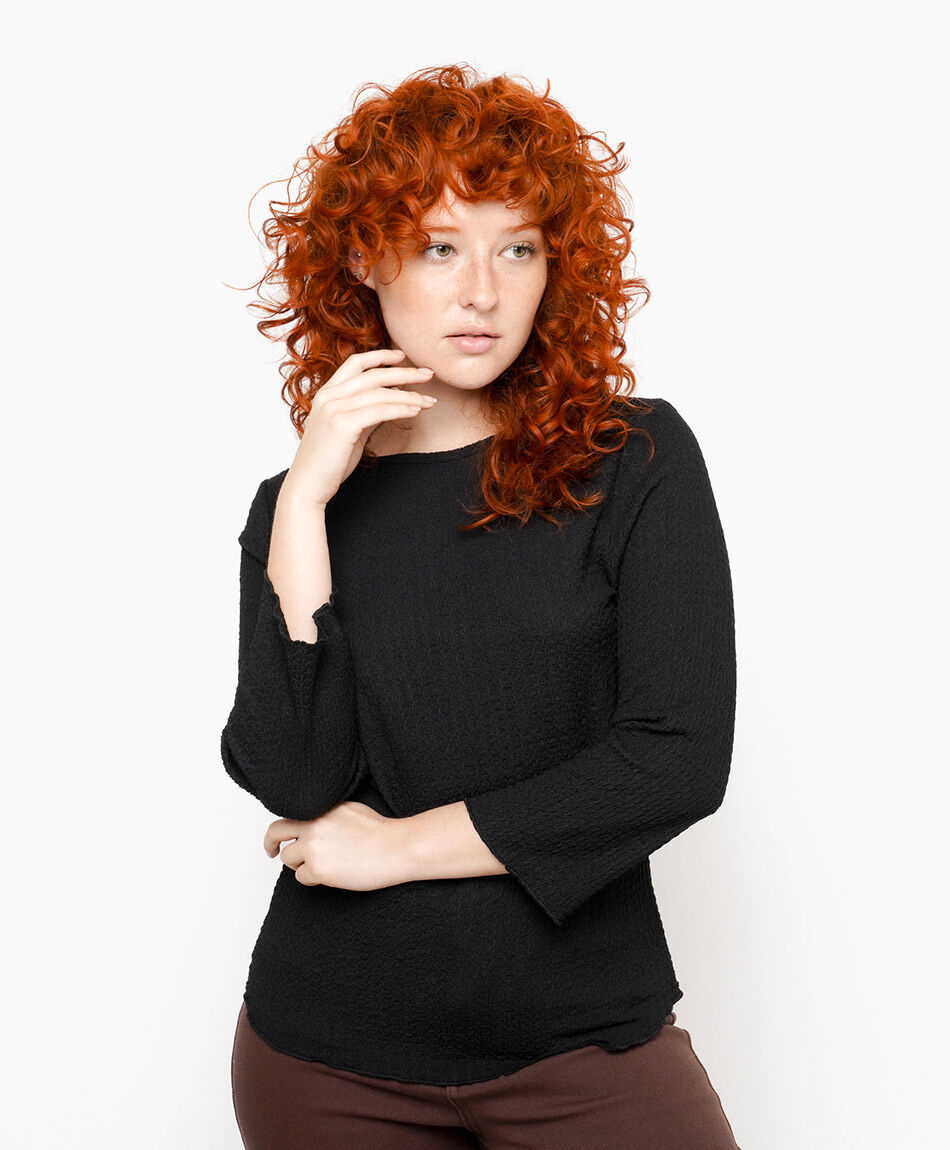 Remera mujer texturizada black