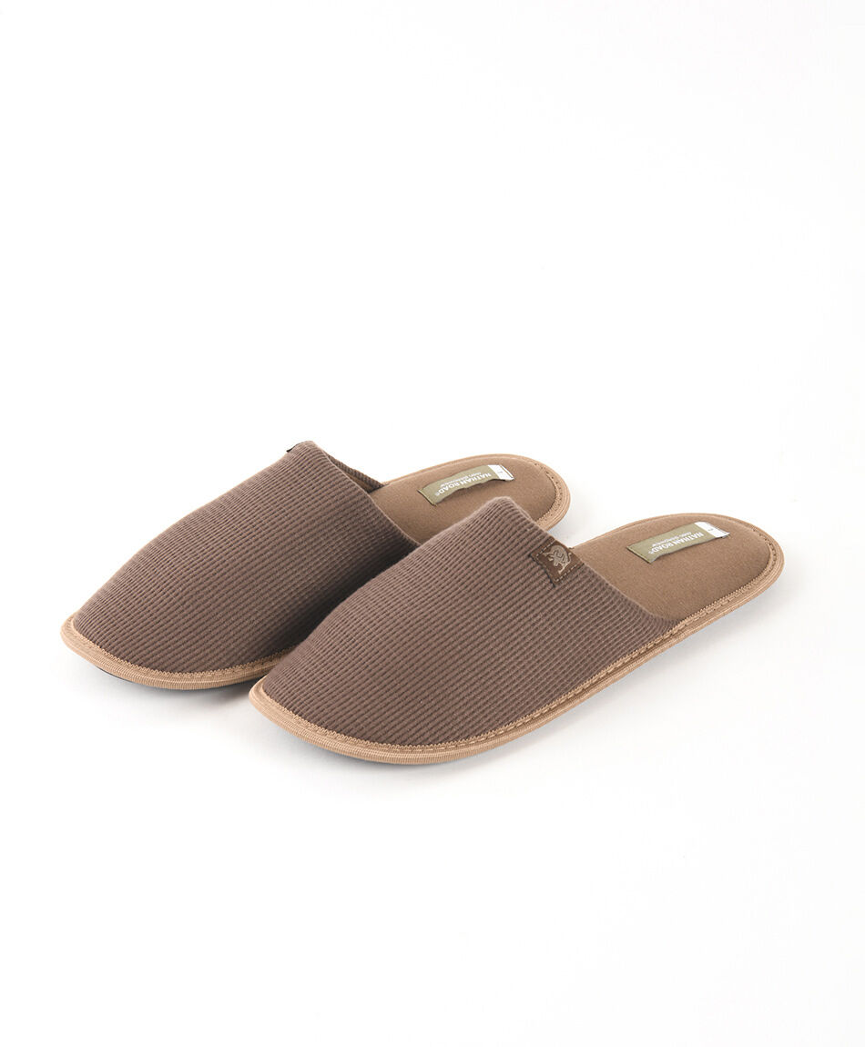 Pantufla hombre caf&eacute;