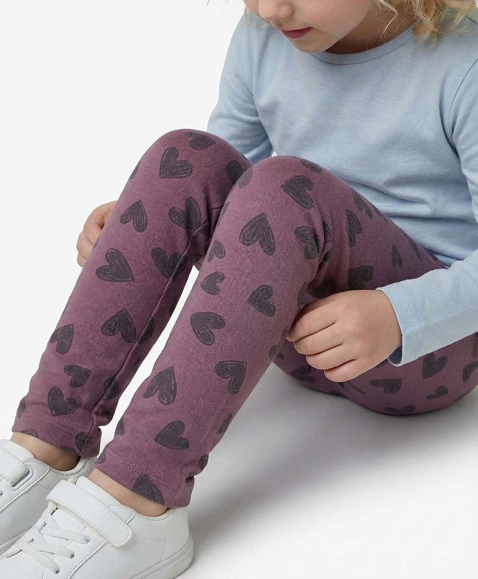 Leggins ni&ntilde;a estampado corazones