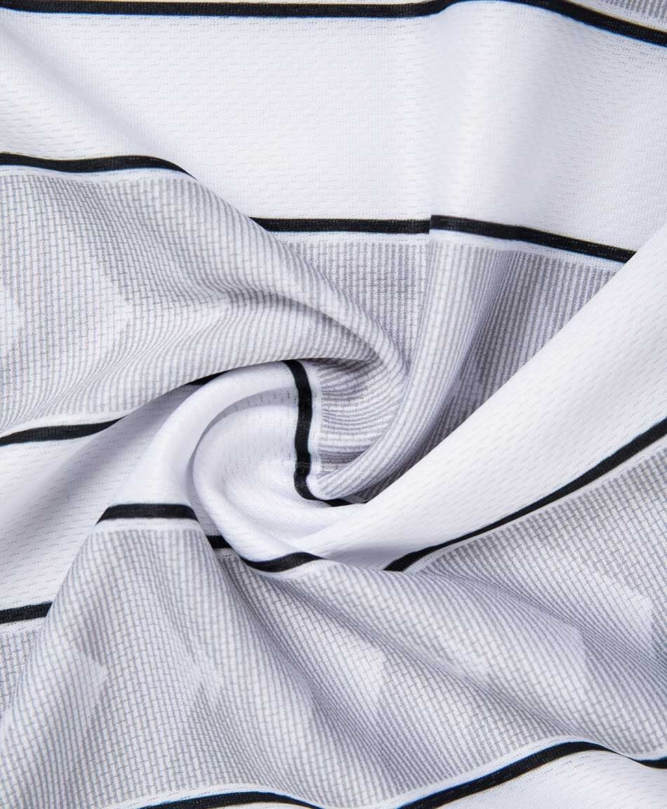 Remera ni&ntilde;o f&uacute;tbol l&iacute;neas