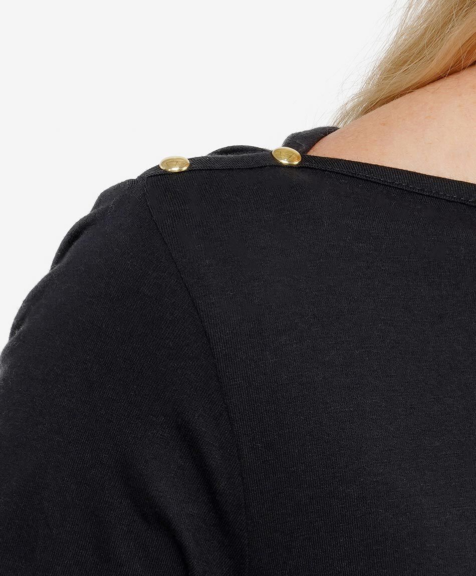 Remera mujer cuello bote botones negra