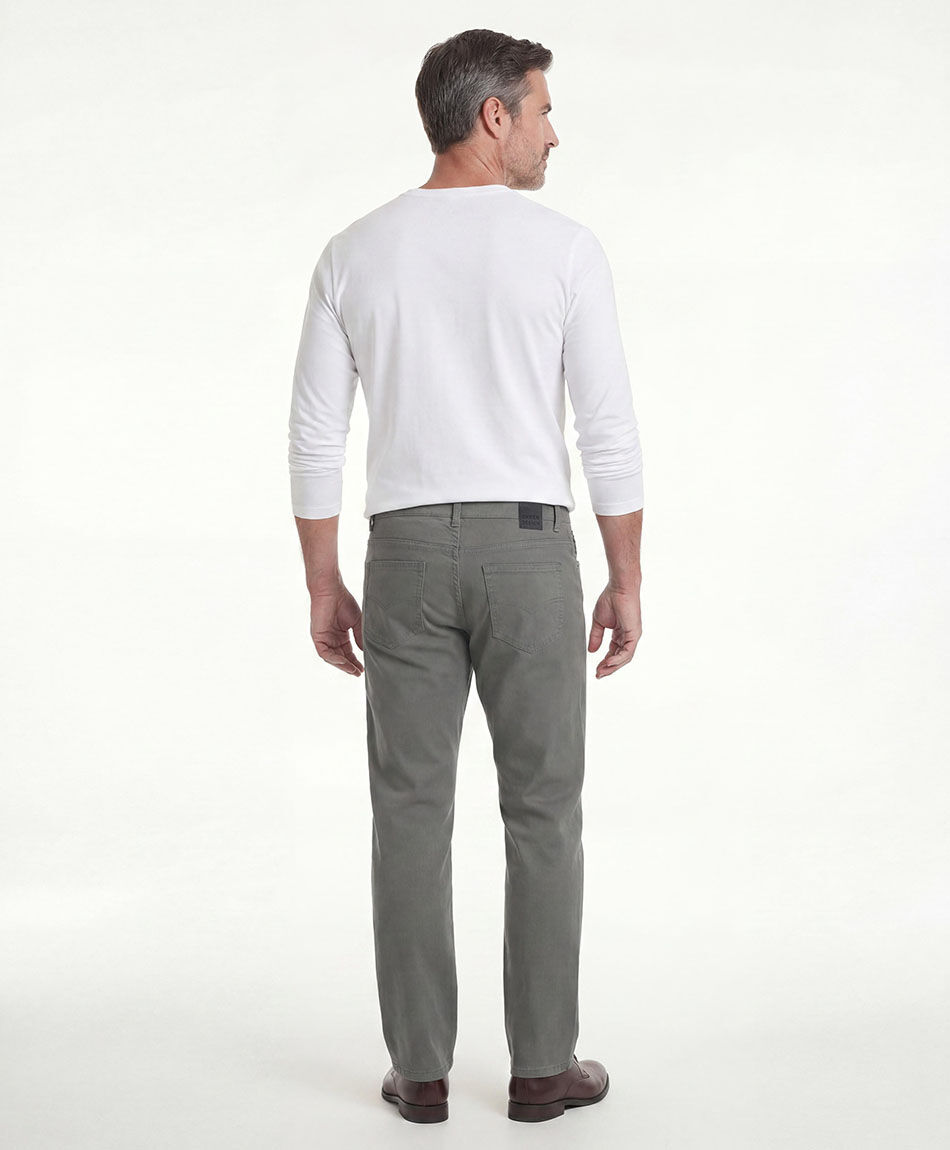 Pantal&oacute;n hombre b&aacute;sico verde