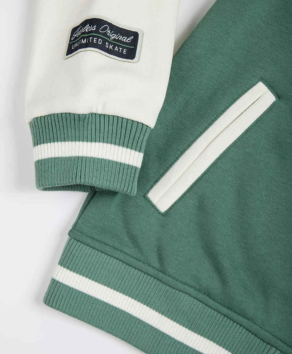 Campera ni&ntilde;o estilo universitario