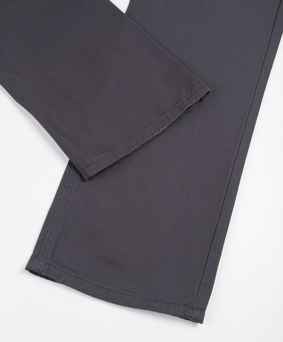 Pantal&oacute;n hombre b&aacute;sico gris