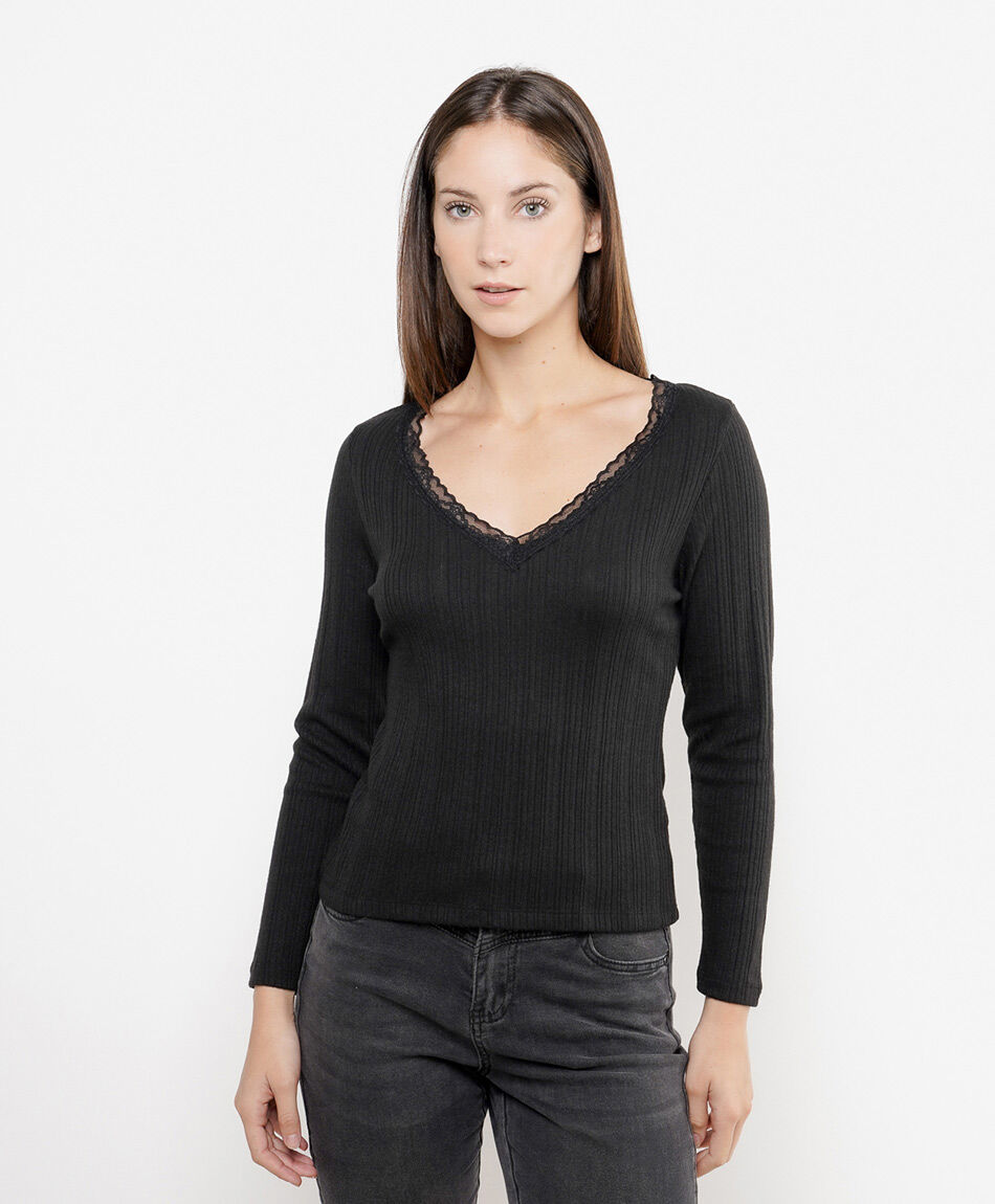 Remera mujer detalles encaje