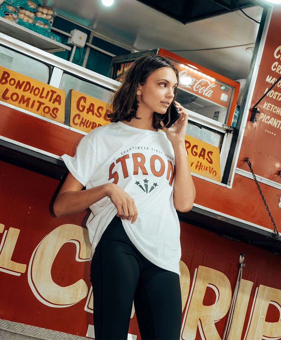 Remera deportiva mujer oversize strong