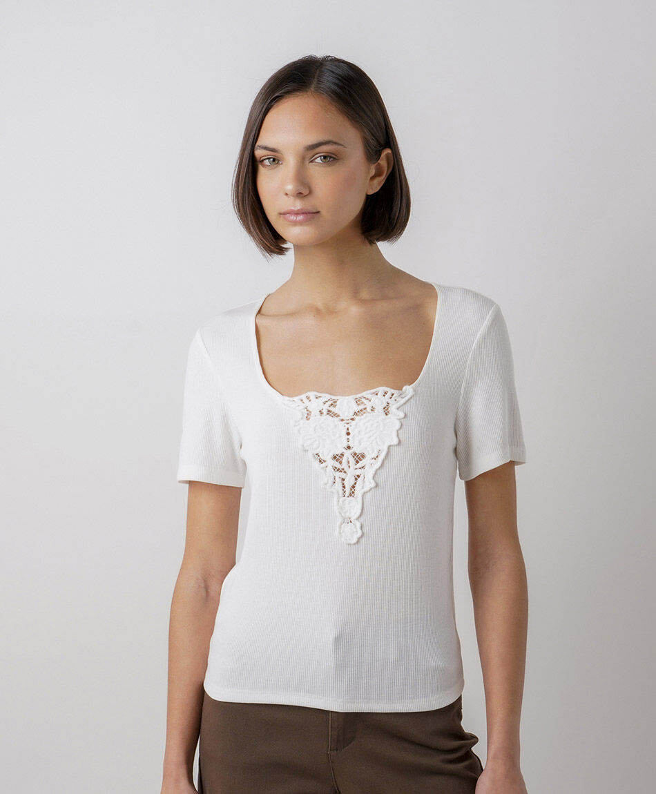 Remera mujer encaje en v blanca