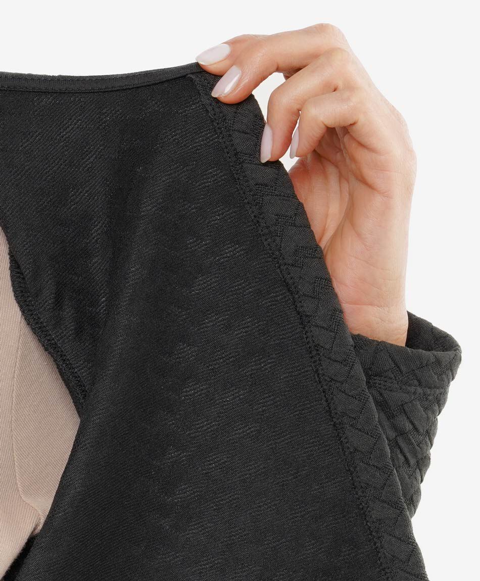 Campera mujer texturizada negra