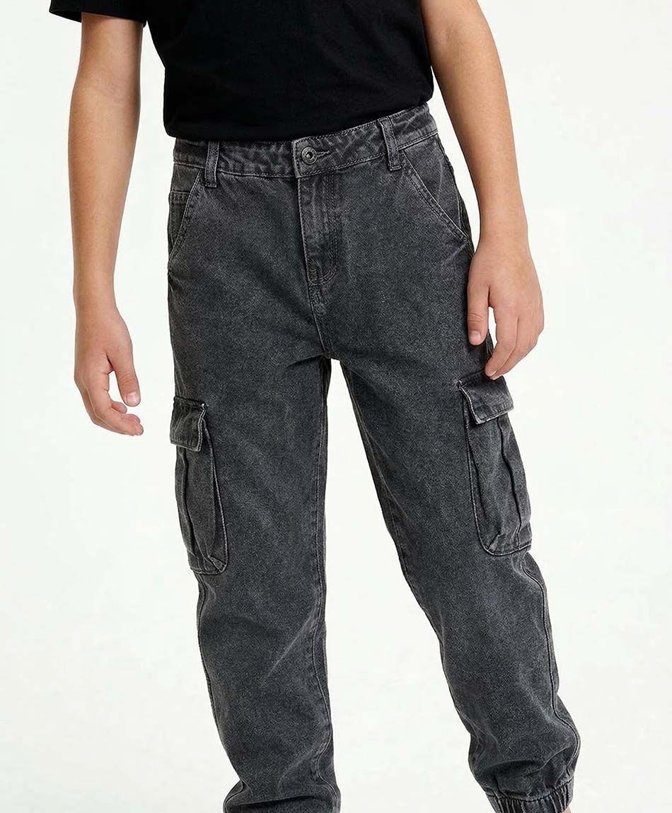 Pantal&oacute;n ni&ntilde;o cargo gris