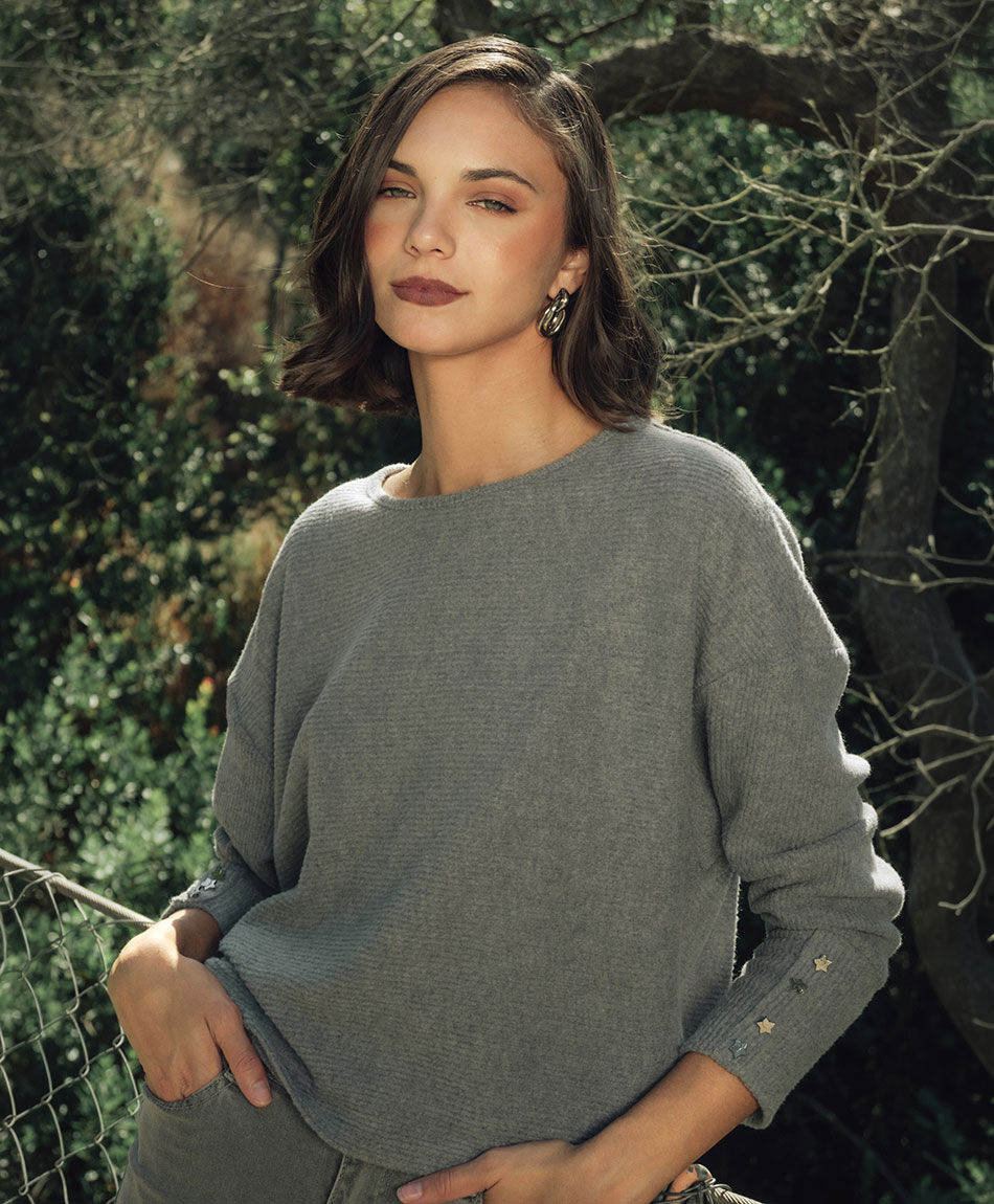 Sweater mujer pu&ntilde;o extendido gris