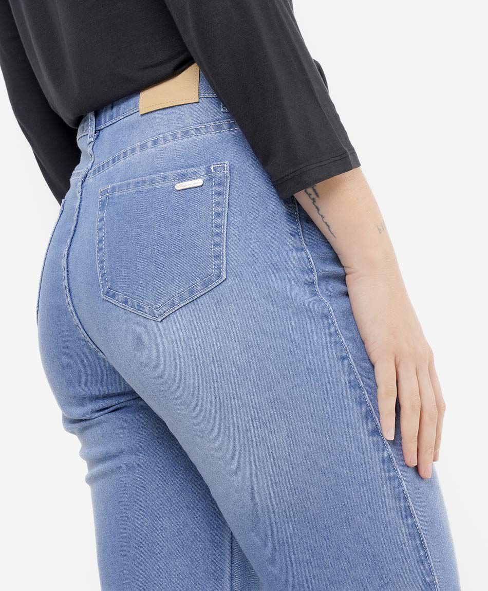Jeans mujer flare tachas estrellas