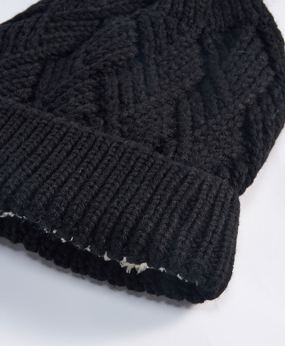 Gorro mujer dise&ntilde;o trenzado