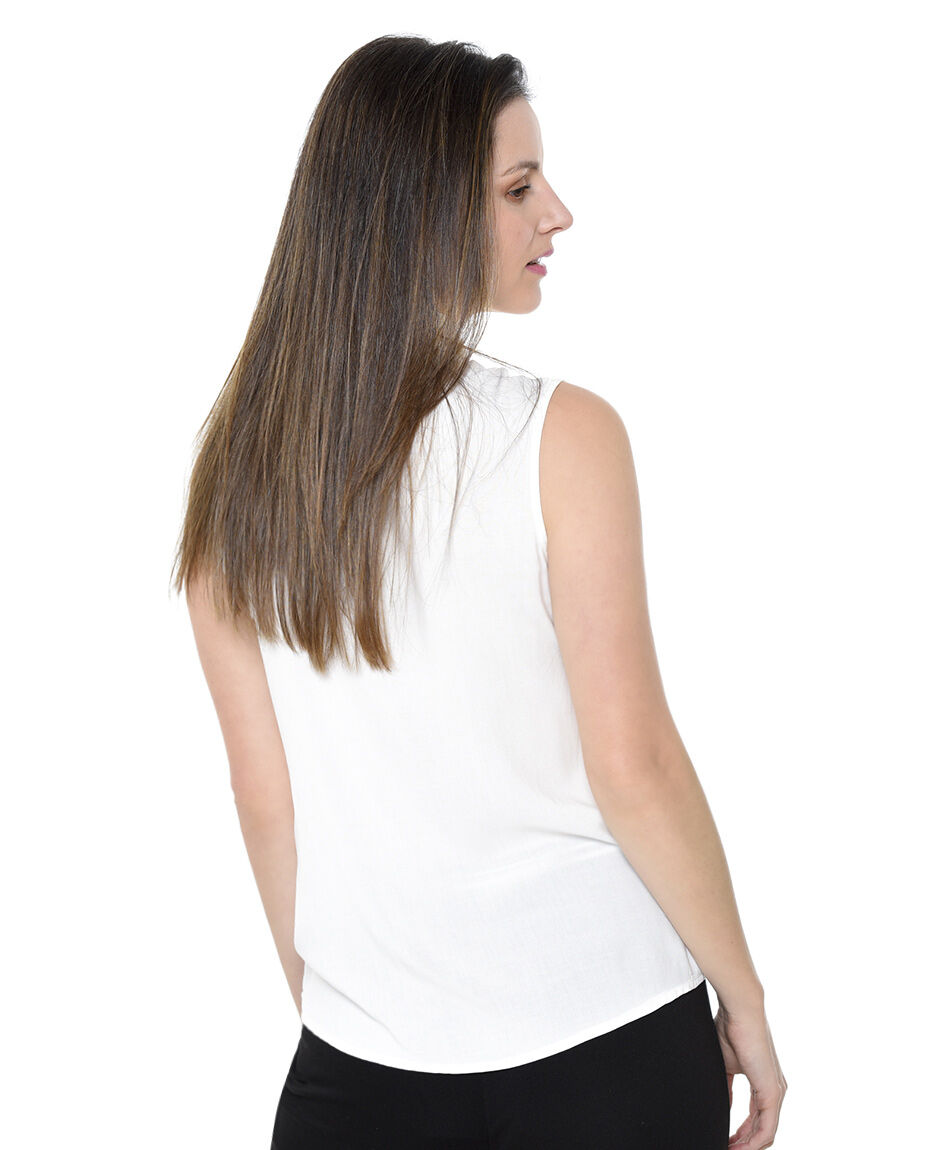 Blusa cuello piedras