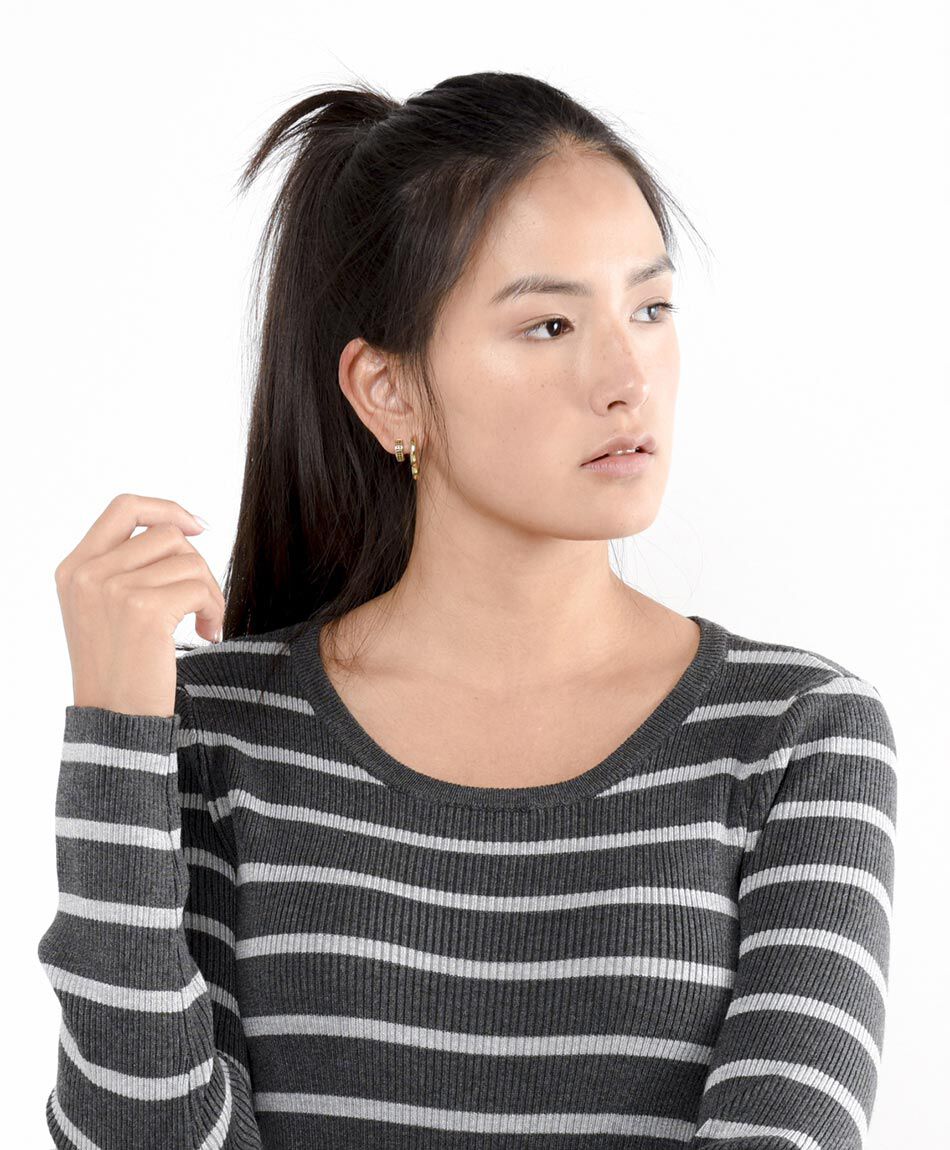 Sweater mujer l&iacute;neas gris