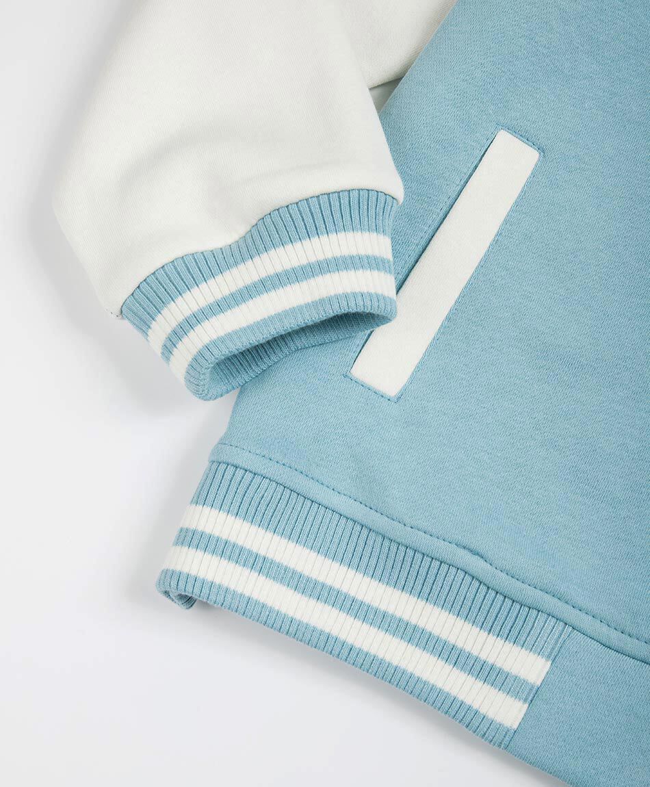 Campera ni&ntilde;a estilo universitario