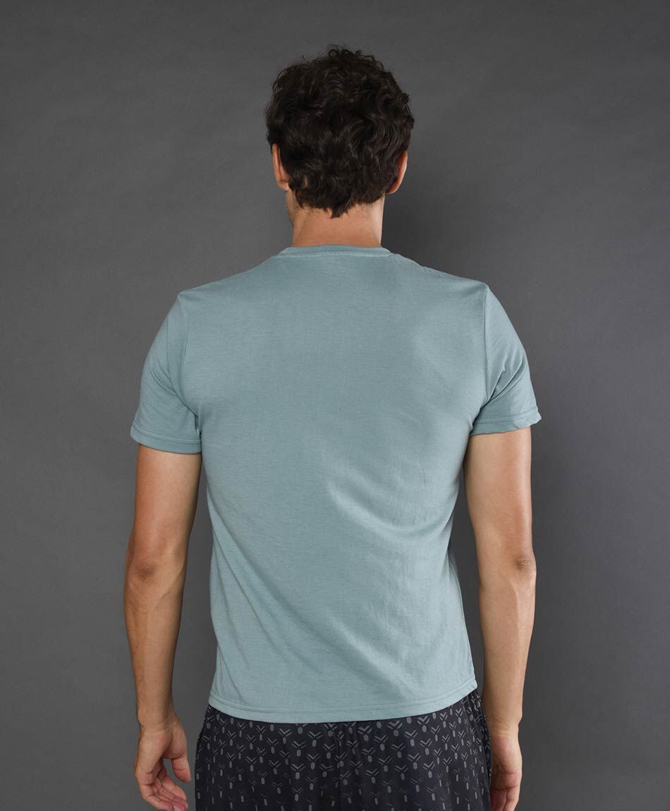 Polera deportiva hombre estampado calle