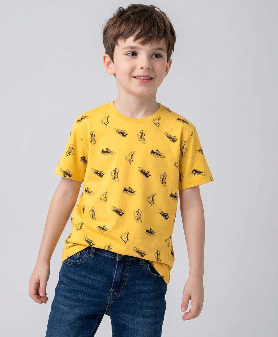 Remera ni&ntilde;o zapatillas