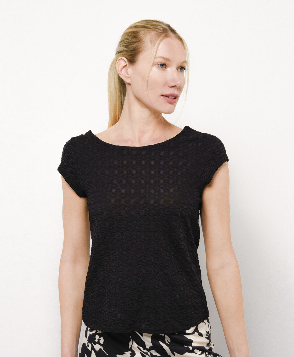 Remera mujer textura escote espalda