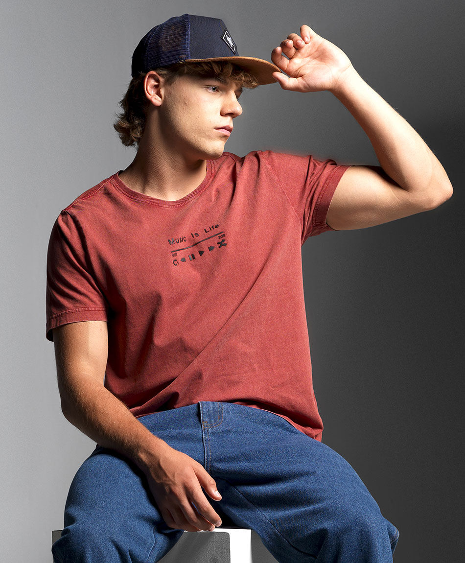 Remera hombre music is life