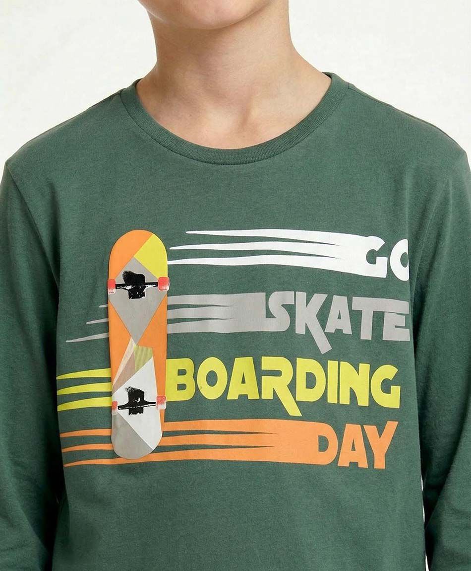 Remera ni&ntilde;o estampado skate boarding