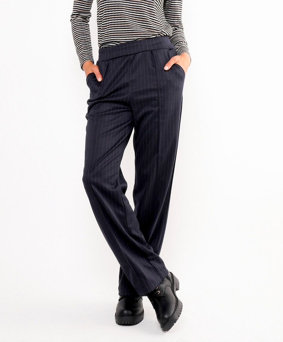 Pantal&oacute;n mujer lineas elegantes