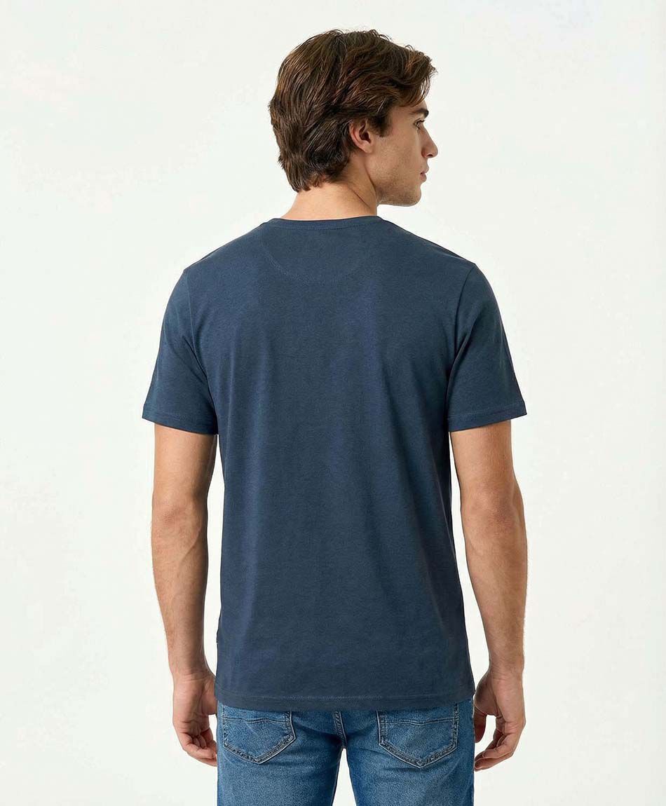 Remera deportiva hombre abstract