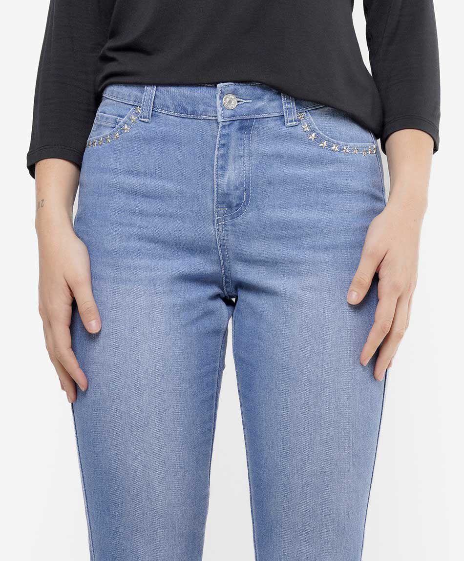 Jeans mujer flare tachas estrellas