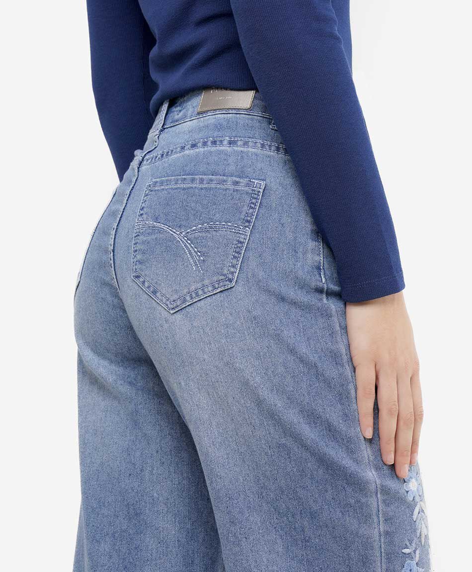 Jeans mujer straight bordado